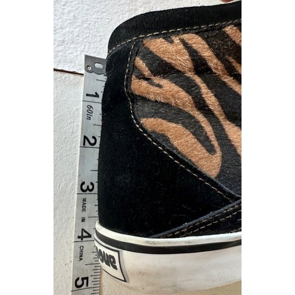 Women's Groove Brand High Top Fashion Sneakers Zebra Pattern Size 9 (READ) - Picture 9 of 16